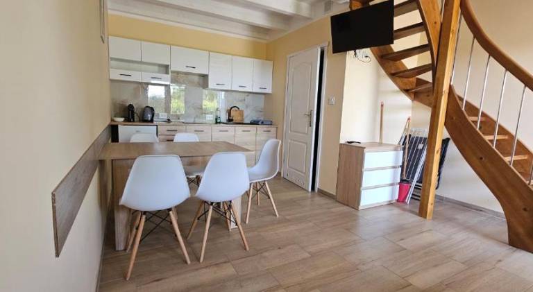 Holiday apartment with patio, garden & barbecue — photo 2