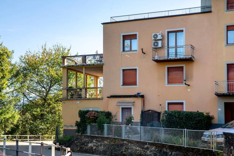 Apartment 'La Terrazza' with Mountain View, Wi-Fi and Air Conditioning in Sondrio