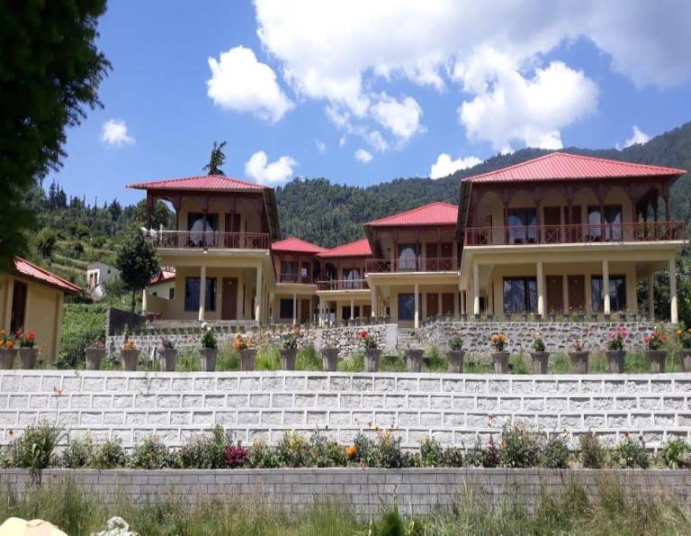 House | Good for workation in Rajgarhi