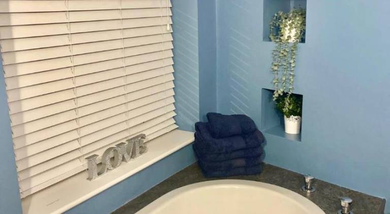 Rental apartment with jacuzzi — photo 3
