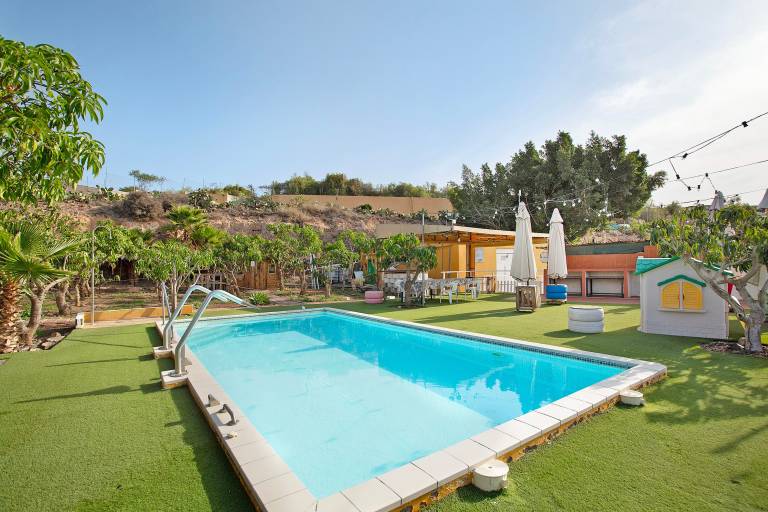 Vacation Home "Vidalenta El Salobre" with Mountain View, Private Pool & Wi-Fi in San Bartolomé de Tirajana