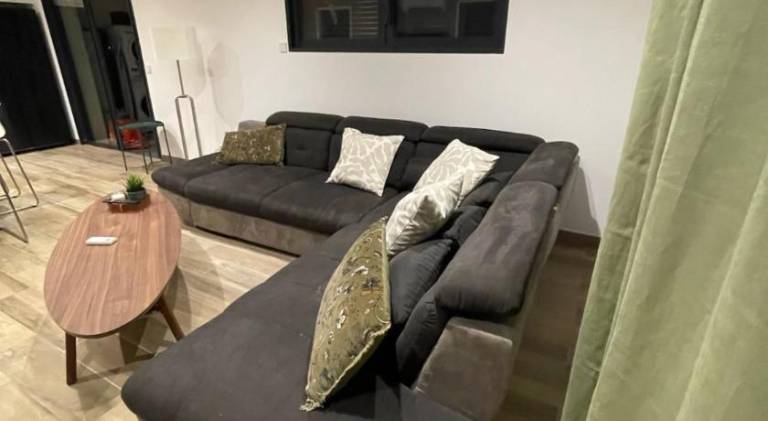 Chic & cozy 2 chambres, climatisee, renove au calme — photo 4