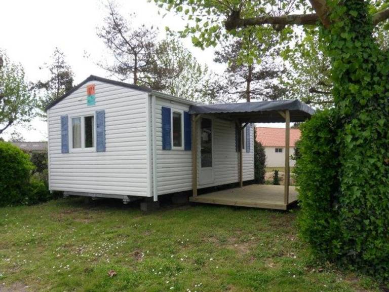 Mobile home with patio & heated pool — photo 4