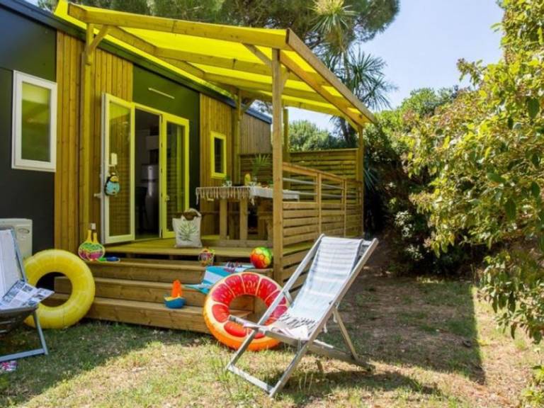 Mobile home with patio & heated pool — photo 4
