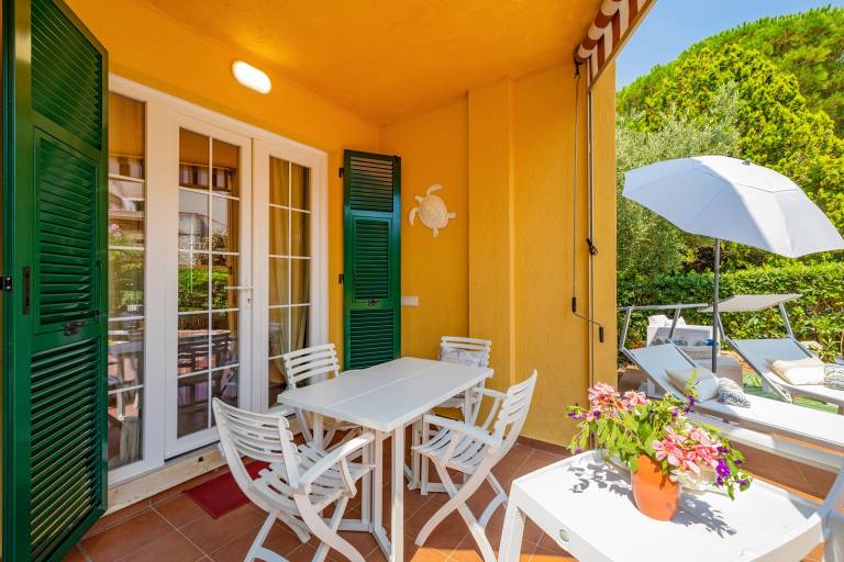 Apartment "Isabel Beach and Bike" with Private Garden & Wi-Fi — photo 4