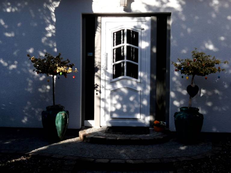 Child-friendly charming rental apartment with yard, barbeque & terrace | Pet-friendly — photo 2