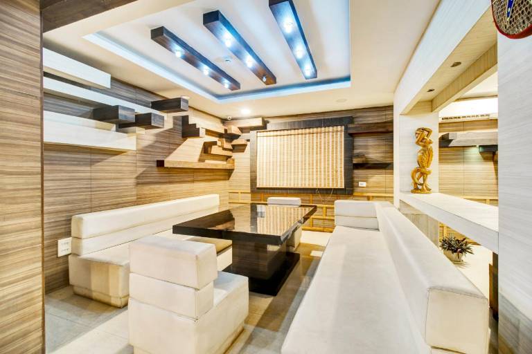 Super Townhouse Hatigaon Near Medicity Formerly Hotel Grand Majesty — photo 4