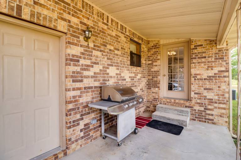 Charming Mountain Home Getaway w/ Gas Grill! — photo 3