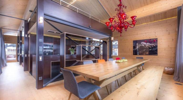 Family-oriented chalet with yard, patio & sauna | Ski nearby | Pet-friendly — photo 4