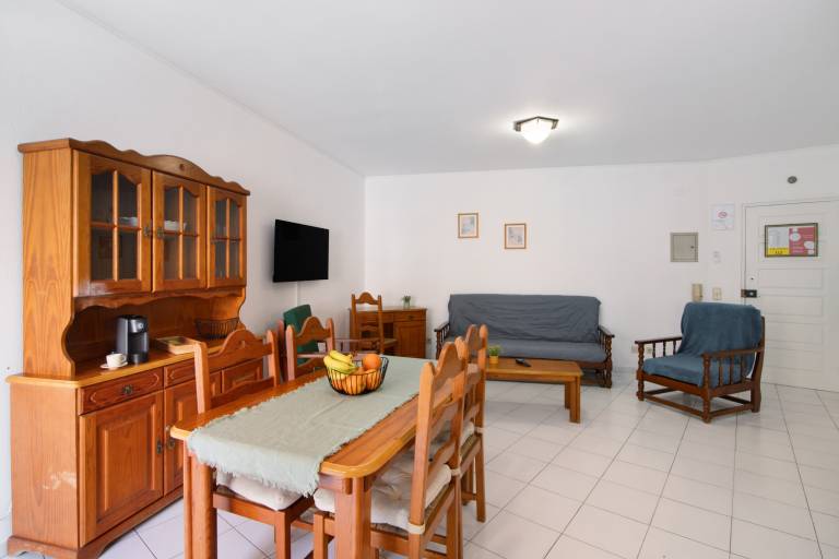 Family-oriented lovely holiday apartment with fast internet & pool | City view | Close to the beach | Perfect for remote work | Pets are welcome — photo 5