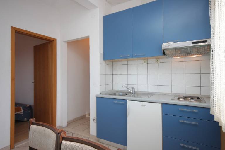 Two bedroom apartment with terrace and sea view Supetar, Brač (A-7535-a) — photo 4