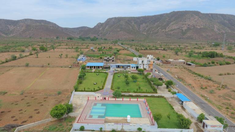 Hotel Raj Resort Bhangarh in Alwar