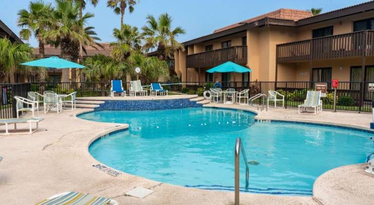 Toucans Retreat Tranquil 1BR Condo with Patio 102 — photo 3