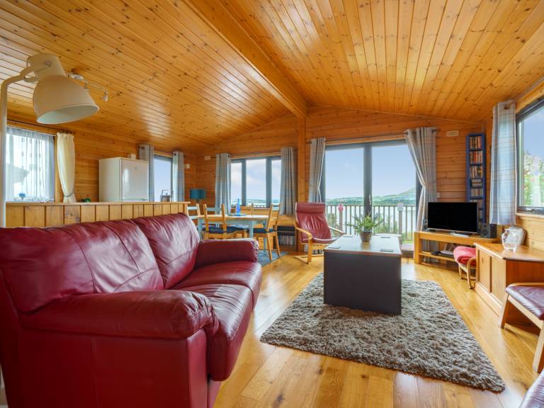 Family-oriented nice house | Lake view | Pet-friendly — photo 3