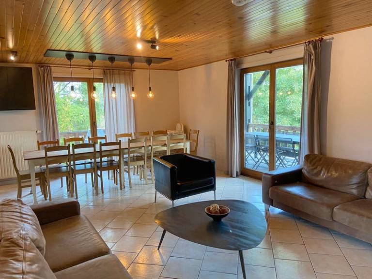 Vacation home with private pool, garden & patio — photo 4