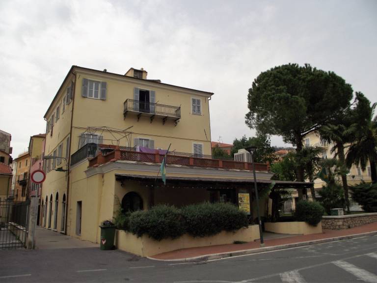 Apartment with 2 rooms for 5 persons — photo 2
