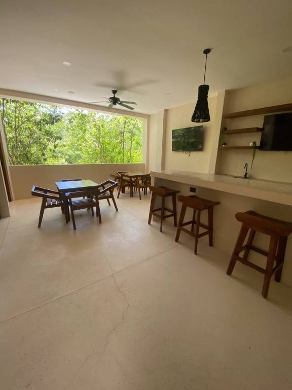 Apartment with patio, grill & private pool — photo 4