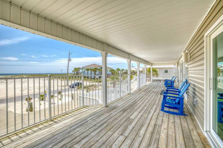 Tranquil covered deck with Gulf views, private pool and easy beach access. — photo 5