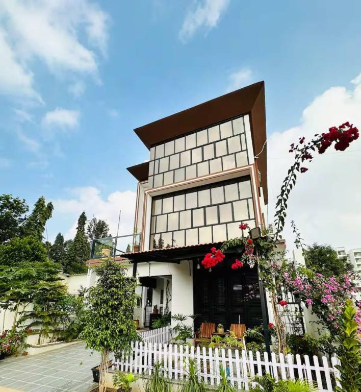 326 m&sup2; Villa