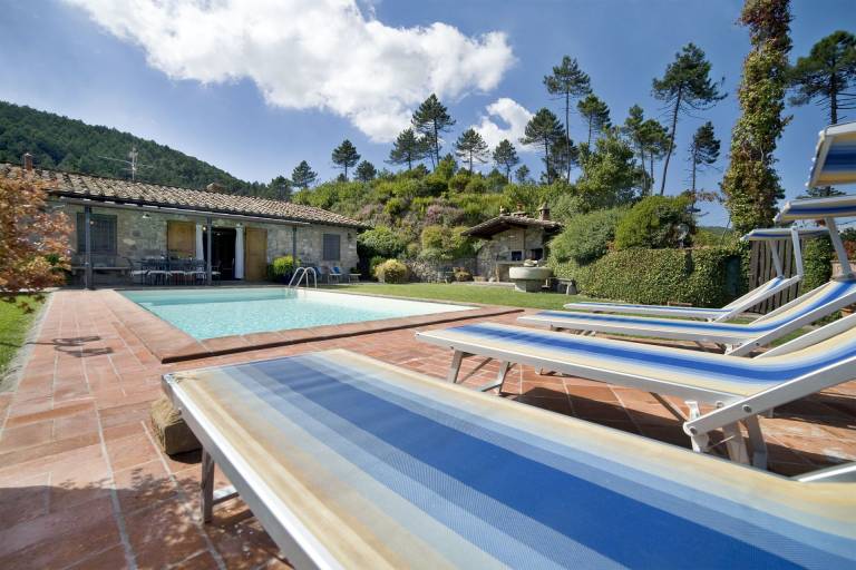 Villa with private pool, grill & yard | Panoramic view — photo 4