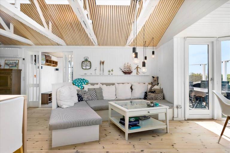 Family-oriented house with hot tub, patio & grill | Sea view | Close to the beach | Dogs allowed — photo 3