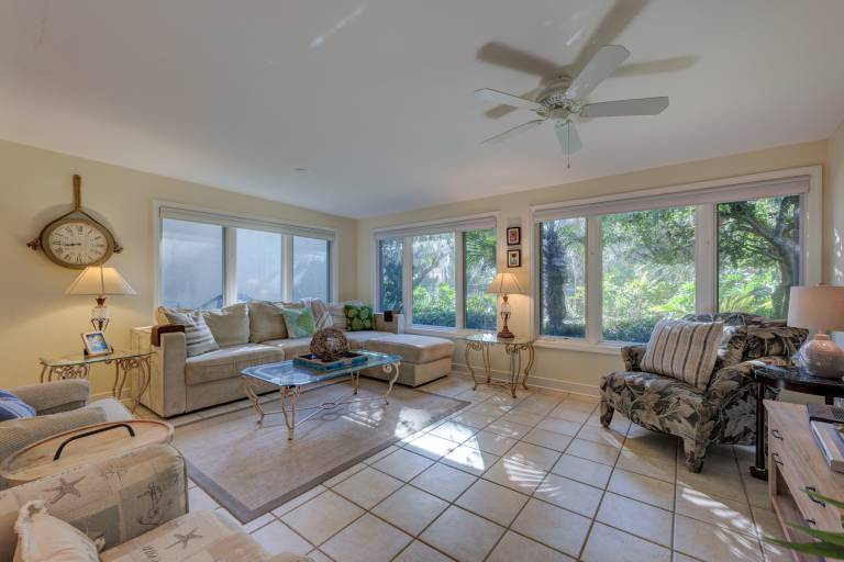 8 Lighthouse Road: Charming Villa Walk to Beach, Pool, Free Bikes — photo 2