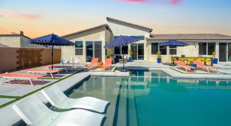Vacation home with pool & jacuzzi in Desert Hot Springs, CA