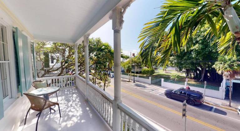 Vacation home with pool | Near Southernmost Point — photo 5
