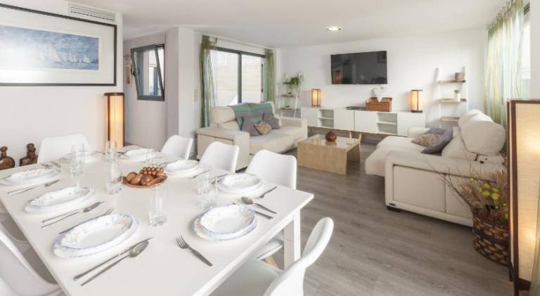 Big chalet with pool & jacuzzi | Pets are welcome in Gandia