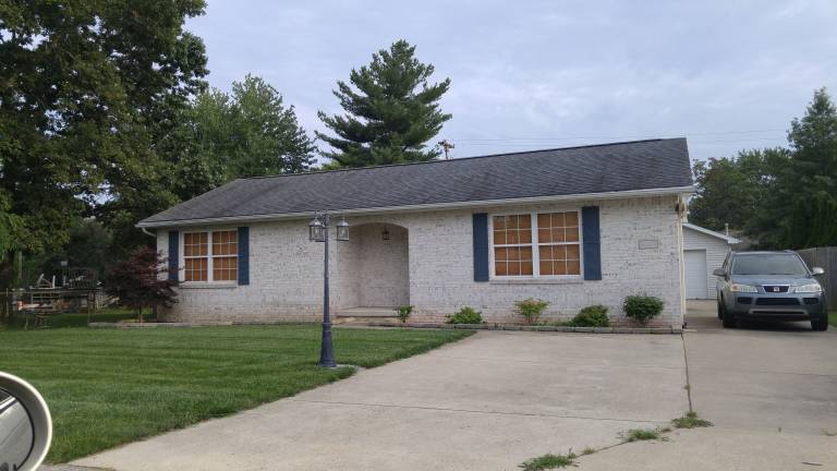 House  La Salle Township