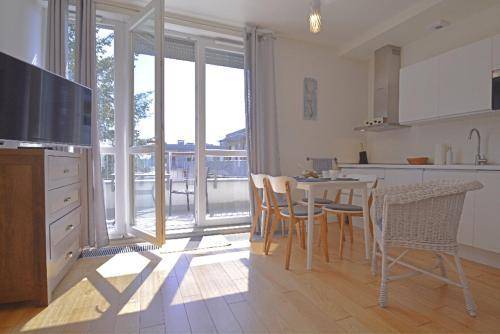 Holiday apartment with terrace — photo 4