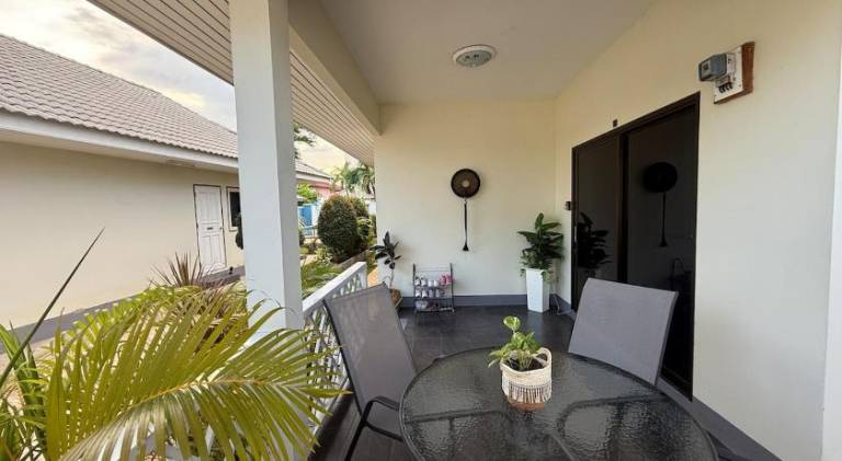 Apartment with pool — photo 5