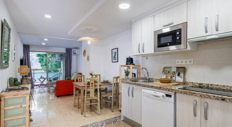Fully equipped holiday apartment with terrace & private pool | Next to the beach | Pets are welcome — photo 5