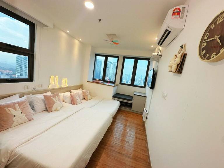 Sky Pool Suites KL Sentral 4 pax Kuala Lumpur 118 — photo 2