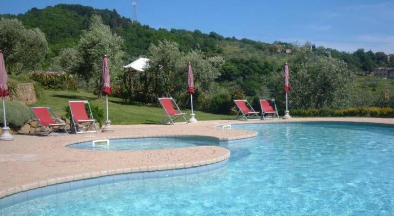 Holiday apartment with pool, terrace & yard | Pet-friendly — photo 2
