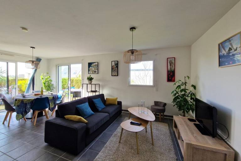 Vacation home with yard — photo 3