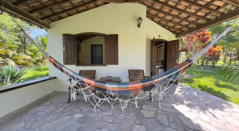 House with patio & yard — photo 4
