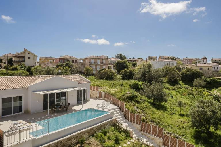 Vila Makris Gialos Beach