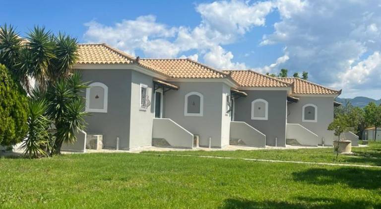 Serviced apartment with yard, barbecue & terrace in Trifylia