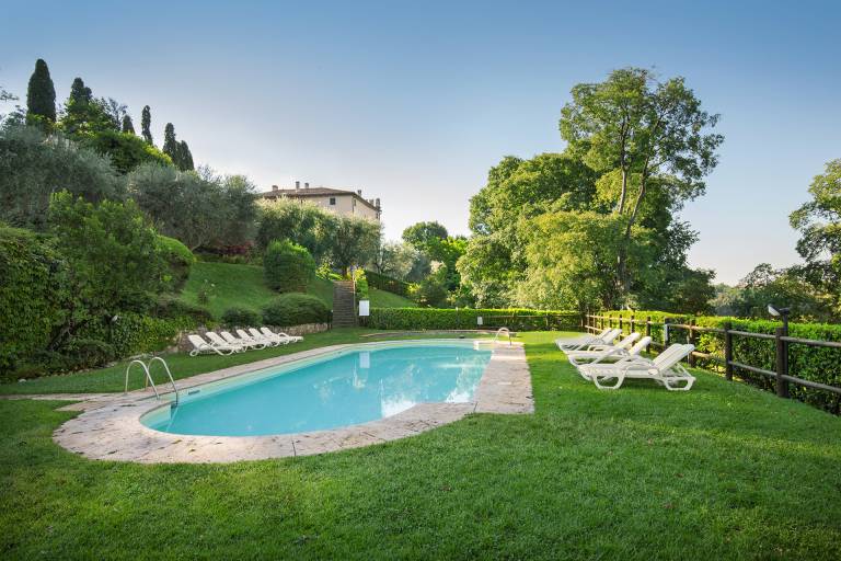 Ferienwohnung mit Hund in Colà für max. 2 Personen Ferienwohnung mit Hund in Colà für max. 2 Personen