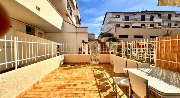 Apartment with grill — photo 4
