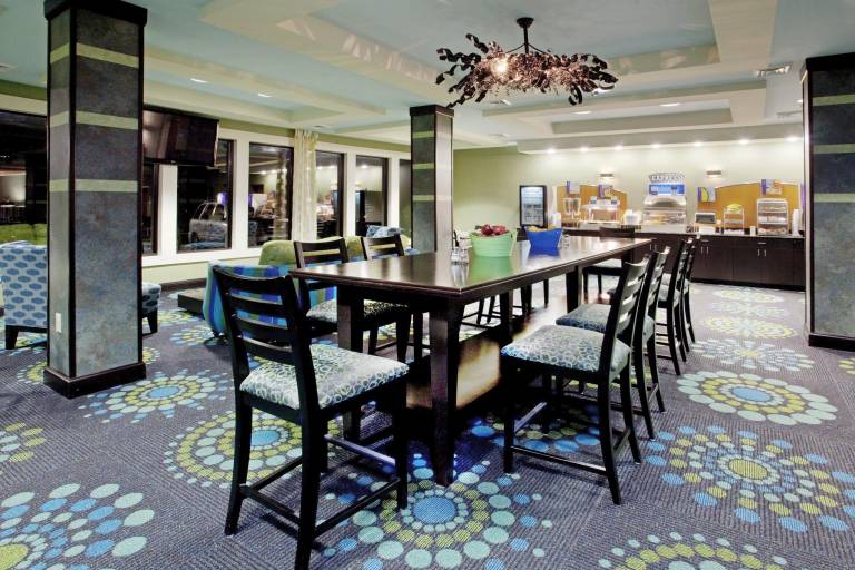 Holiday Inn Express Hotel & Suites Salem By IHG — photo 4