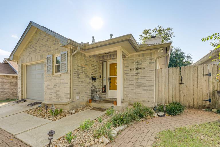 2 Mi to Dtwn! Modern Round Rock Oasis w/ Patio in Round Rock, TX