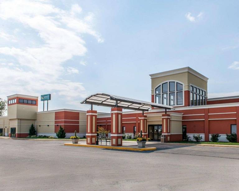 Quality Inn & Suites Mattoon South in Mattoon, IL
