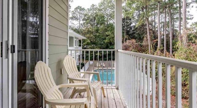 Condo w Pool near beaches, dining, shopping, etc — photo 3