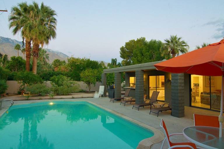 Palm Springs Spring Break Hotels & Vacation Rentals from $104 | HomeToGo