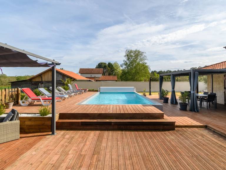 Fully equipped spacious vacation home with terrace, private pool & barbecue | Nature view | Pets allowed — photo 3