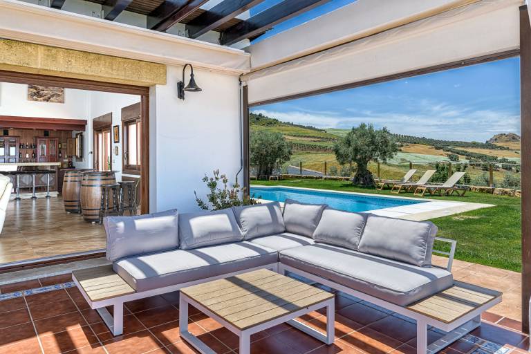 Child-friendly house with yard, terrace & private pool | Mountain view | Suitable for remote work | Pets are welcome — photo 5