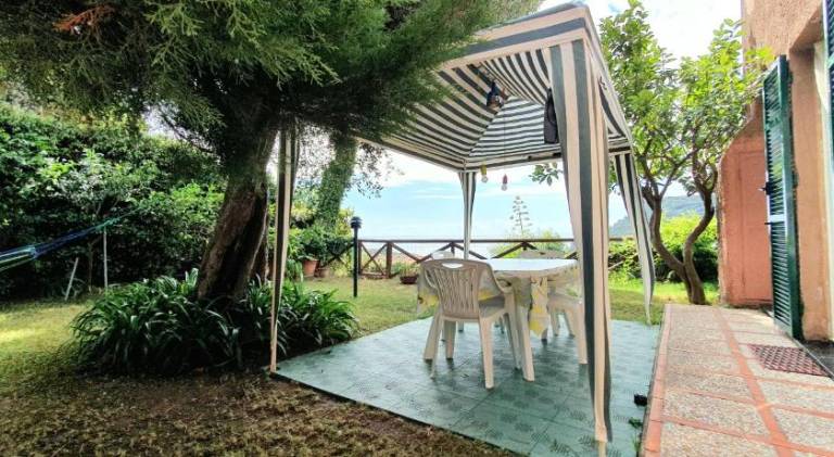 Pleasant vacation home with terrace, pool & garden | Pet-friendly — photo 5