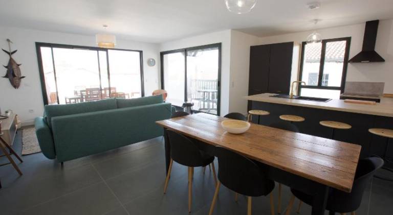 Apartment with terrace — photo 3